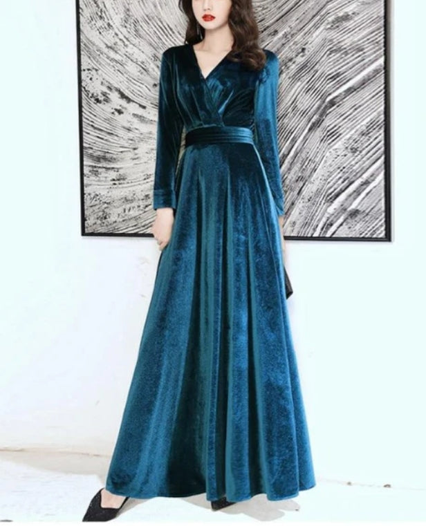 Luolandi Charming Velvet V-neckline Simple Long Bridesmaid Dress Long Sleeves A-line Party Dress Evening Dress